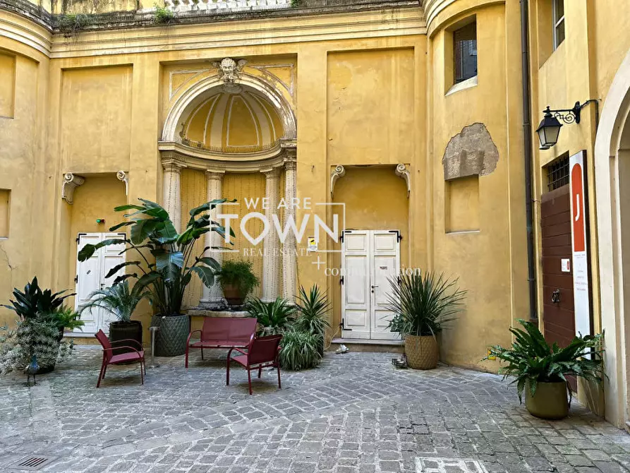 Immagine 10 di Negozio in vendita  in Corso Giuseppe Mazzini 7 a Ancona