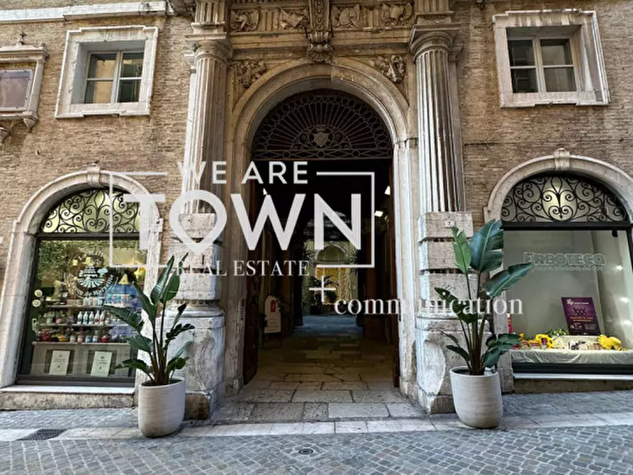 Immagine 11 di Negozio in vendita  in Corso Giuseppe Mazzini 7 a Ancona