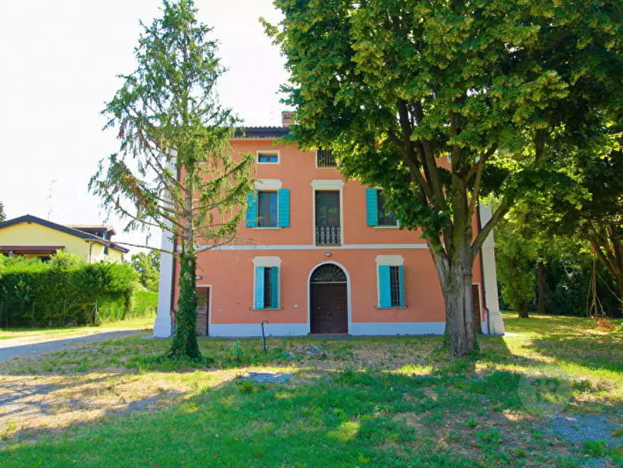 Immagine 2 di Villa in vendita  in Via Guastalla a Campagnola Emilia