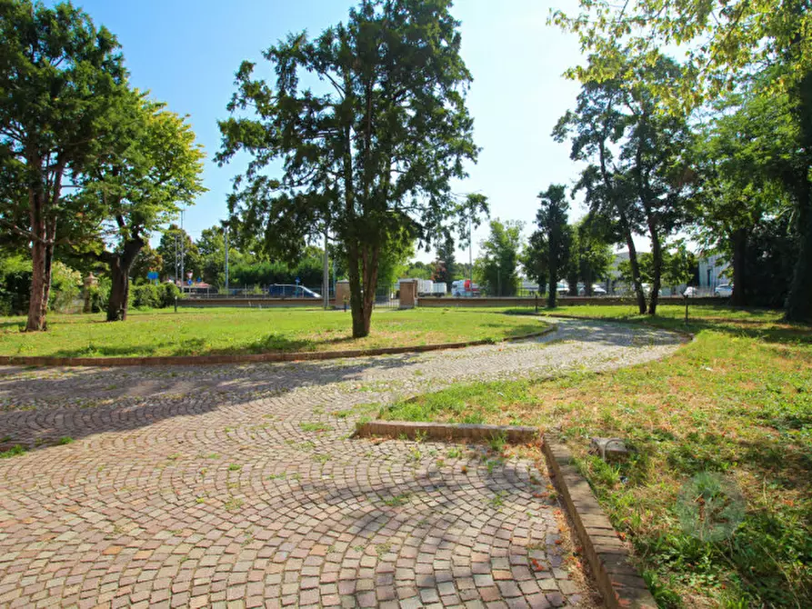 Immagine 3 di Villa in vendita  in Via Guastalla a Campagnola Emilia