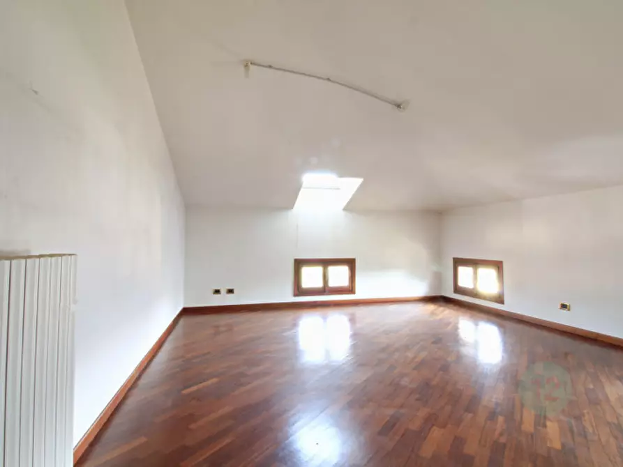 Immagine 18 di Villa in vendita  in Via Guastalla a Campagnola Emilia