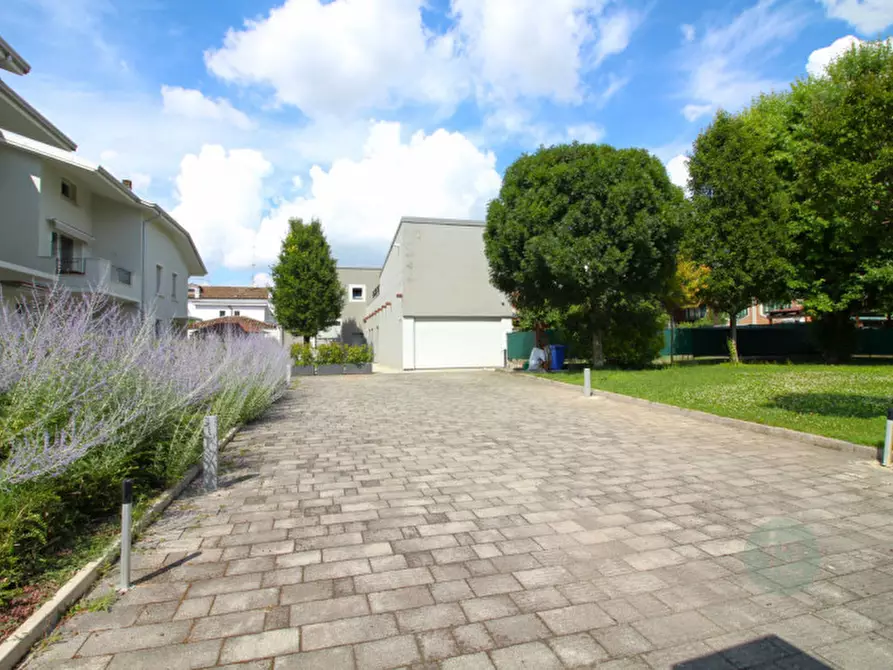 Immagine 1 di Casa bifamiliare in vendita  in Via Galileo Galilei 37 a Rolo