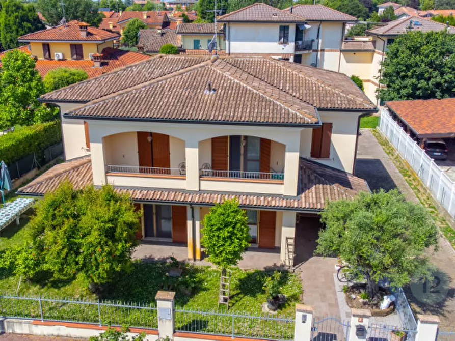 Immagine 1 di Villa in vendita  in Via D'Antona 9 a Fabbrico