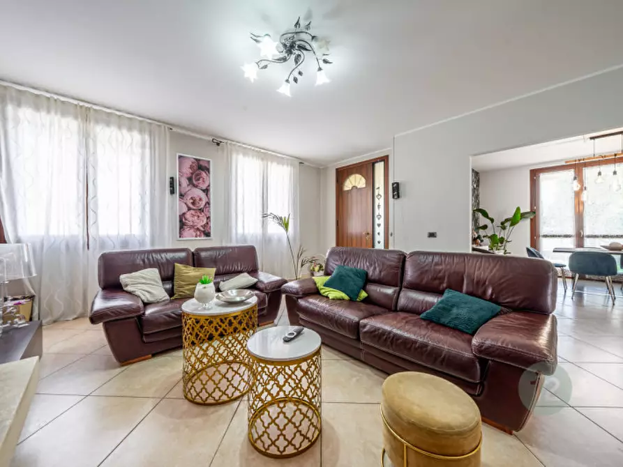 Immagine 3 di Villa in vendita  in Via D'Antona 9 a Fabbrico