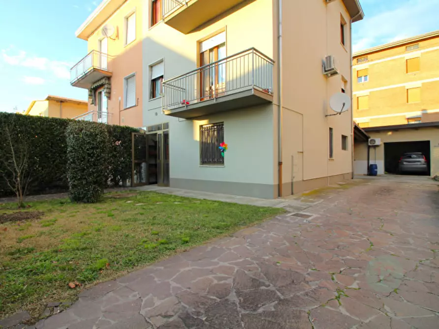 Immagine 24 di Villetta a schiera in vendita  in Via Primo Maggio 43 a Fabbrico