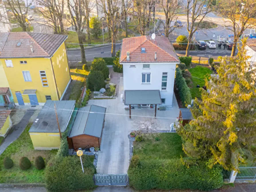 Immagine 1 di Villa in vendita  in Viale Risorgimento 46 a Campagnola Emilia