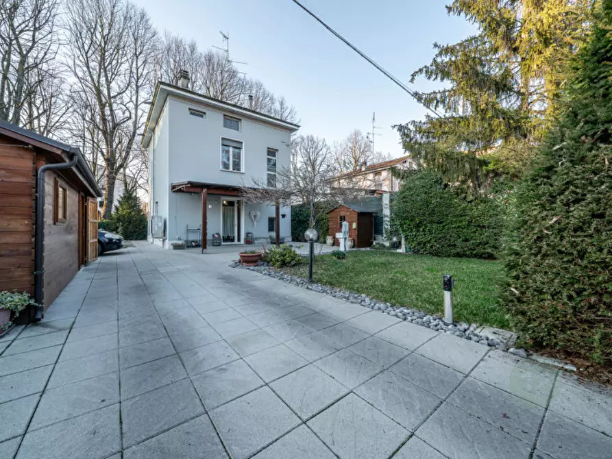 Immagine 2 di Villa in vendita  in Viale Risorgimento 46 a Campagnola Emilia