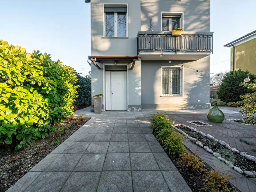 Immagine 20 di Villa in vendita  in Viale Risorgimento 46 a Campagnola Emilia