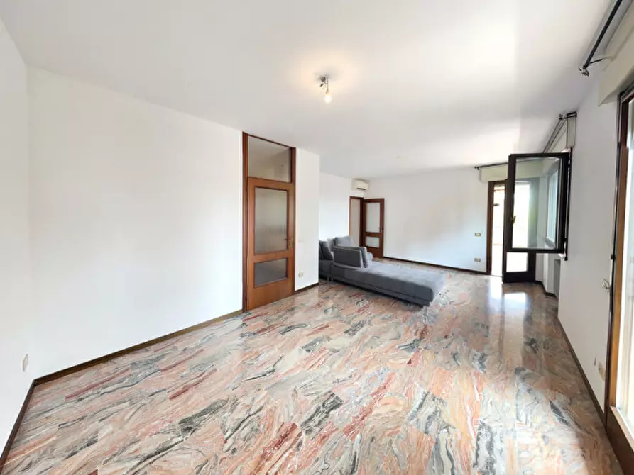 Immagine 6 di Appartamento in vendita  in Viale Ambrogio Fusinieri a Vicenza