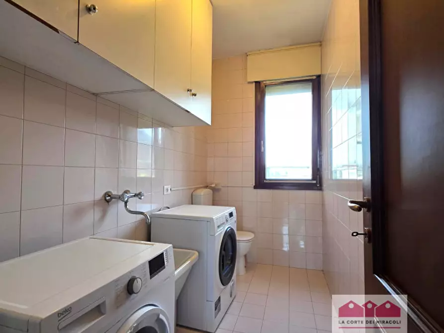 Immagine 12 di Appartamento in vendita  in Viale Ambrogio Fusinieri a Vicenza