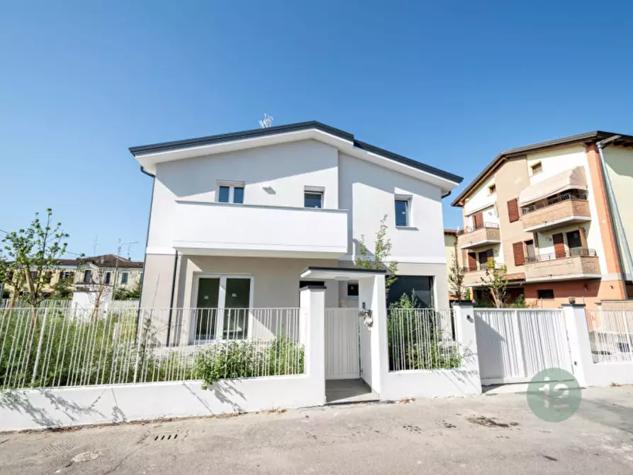 Immagine 2 di Villetta a schiera in vendita  in Via Budrione Migliarina Ovest 122 a Carpi