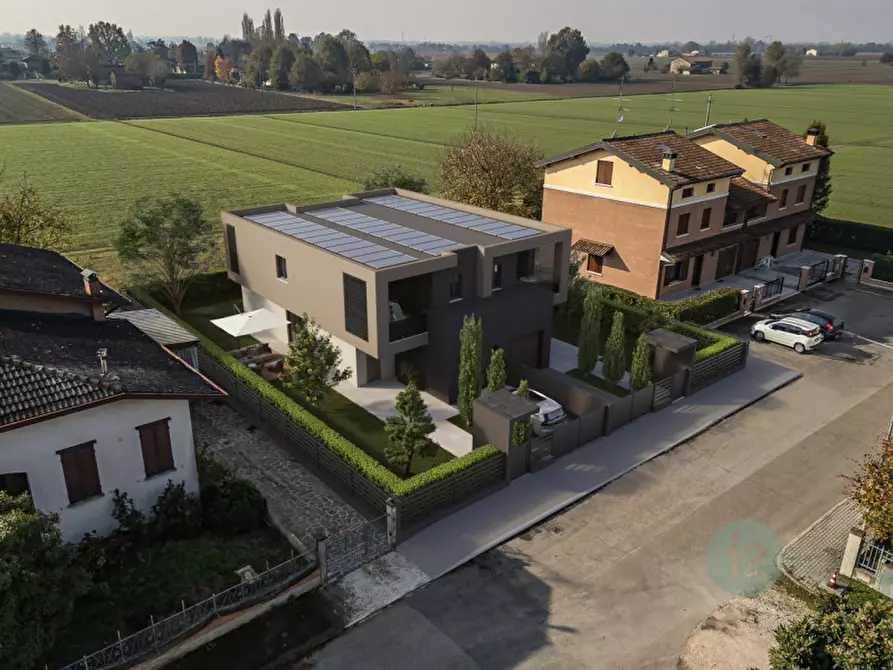 Immagine 3 di Villetta a schiera in vendita  in via Filzi a Novi Di Modena