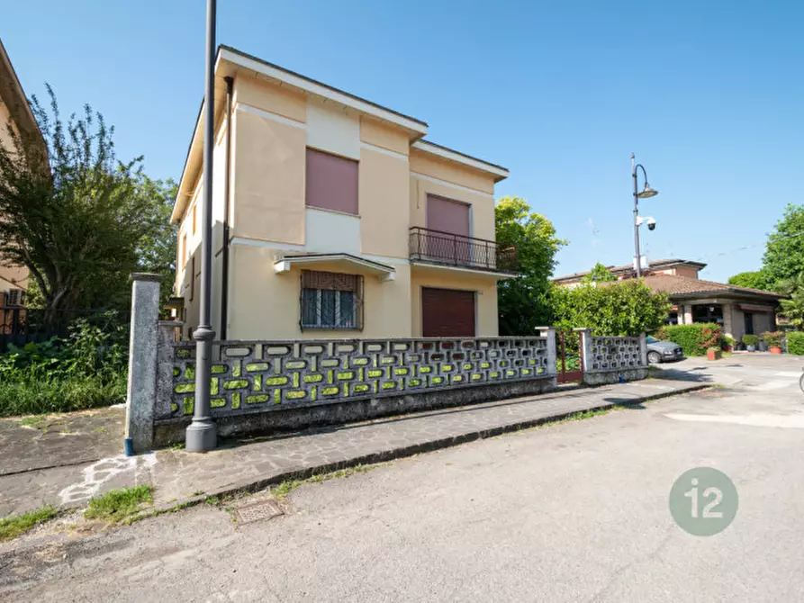 Immagine 1 di Casa indipendente in vendita  a Novi Di Modena