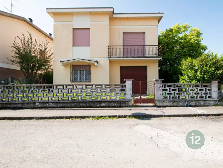 Immagine 2 di Casa indipendente in vendita  a Novi Di Modena