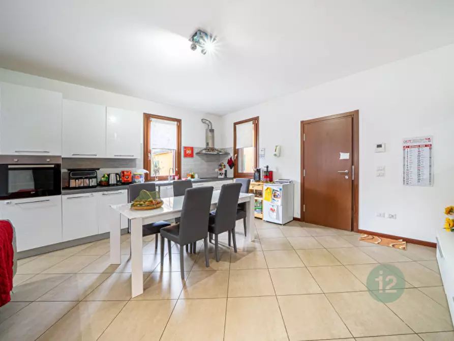 Immagine 6 di Villa in vendita  a Novi Di Modena