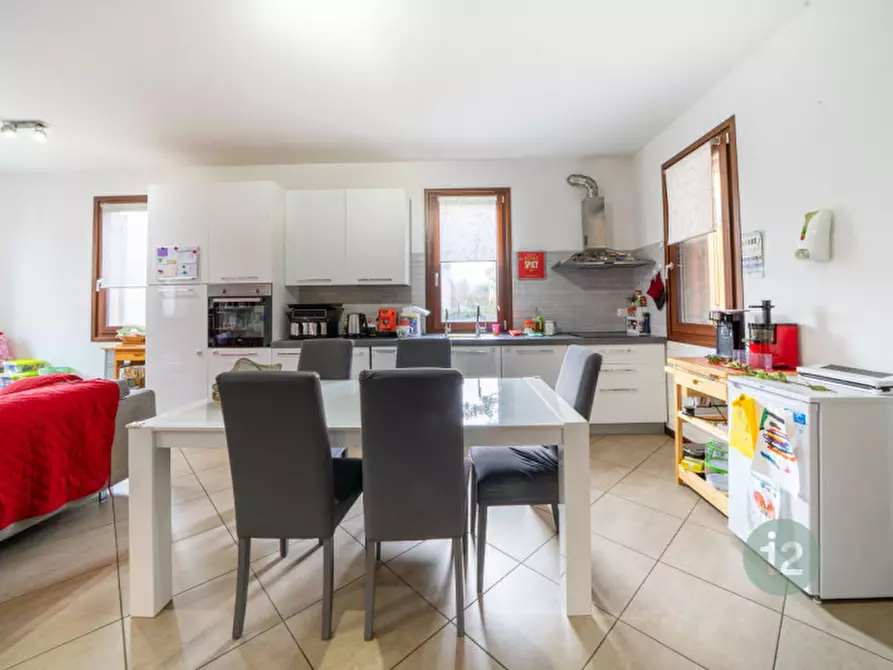 Immagine 7 di Villa in vendita  a Novi Di Modena