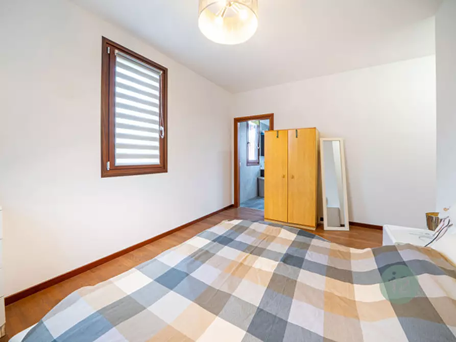 Immagine 9 di Villa in vendita  a Novi Di Modena