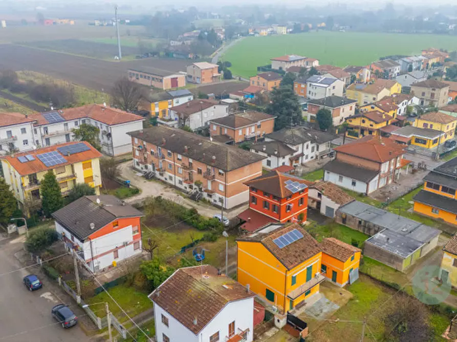 Immagine 22 di Villa in vendita  a Novi Di Modena