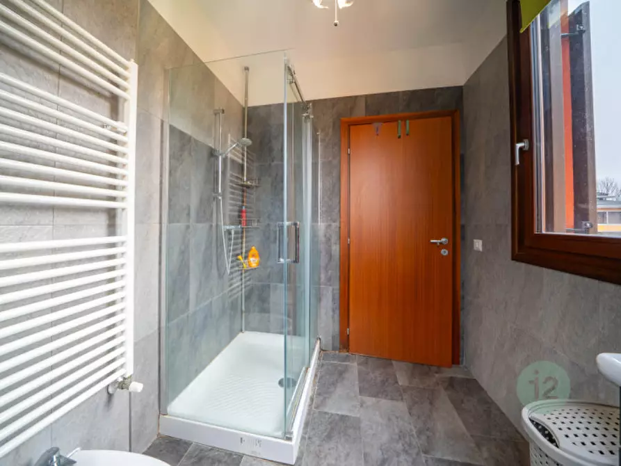 Immagine 29 di Villa in vendita  a Novi Di Modena