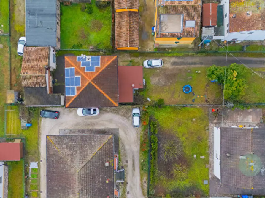 Immagine 36 di Villa in vendita  a Novi Di Modena