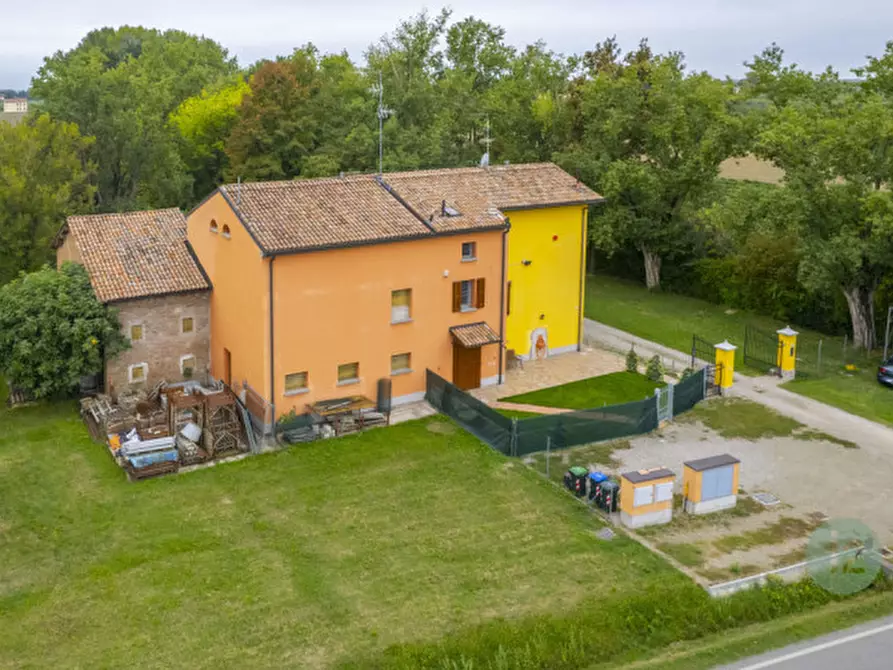 Immagine 11 di Villetta a schiera in vendita  a Novi Di Modena