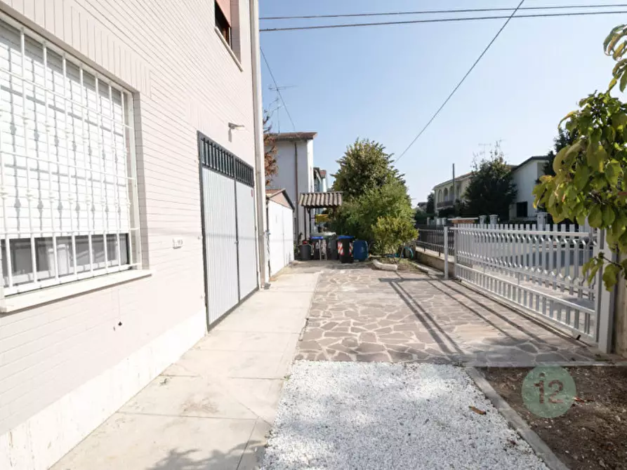 Immagine 13 di Appartamento in vendita  in via chiesa vecchia 3 a Carpi