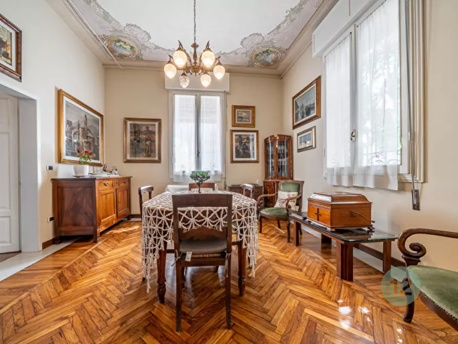 Immagine 1 di Villa in vendita  in Via Zoldi 1 a Novi Di Modena