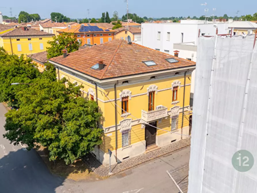 Immagine 11 di Villa in vendita  in Via Zoldi 1 a Novi Di Modena