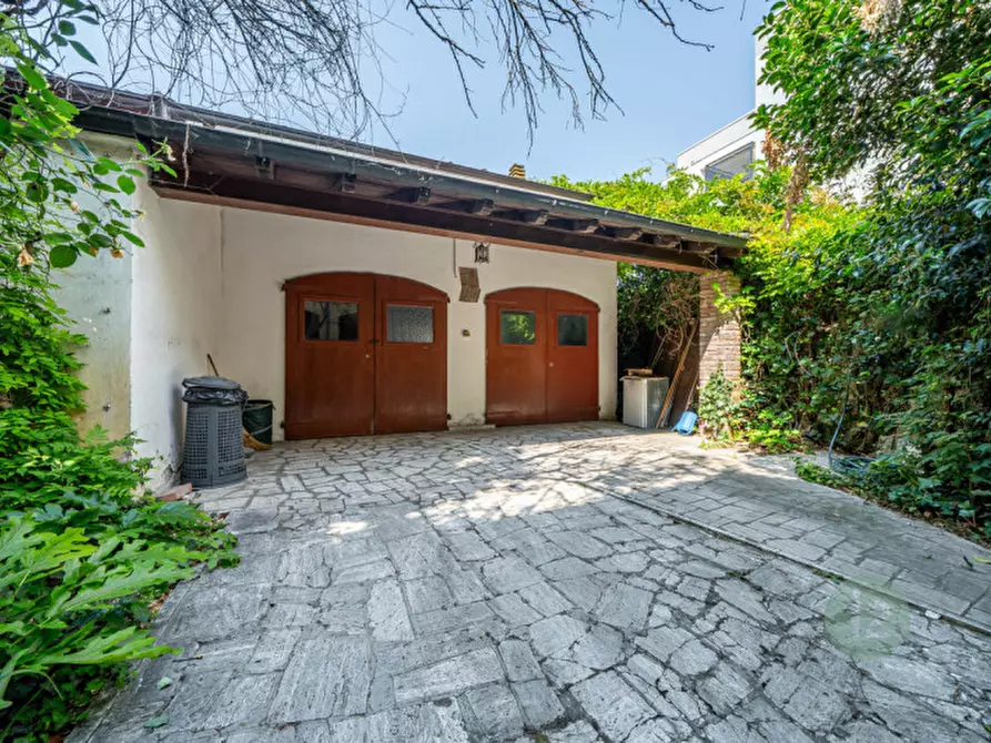 Immagine 13 di Villa in vendita  in Via Zoldi 1 a Novi Di Modena