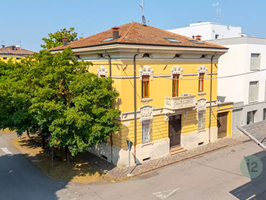 Immagine 21 di Villa in vendita  in Via Zoldi 1 a Novi Di Modena