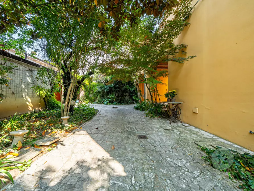 Immagine 27 di Villa in vendita  in Via Zoldi 1 a Novi Di Modena