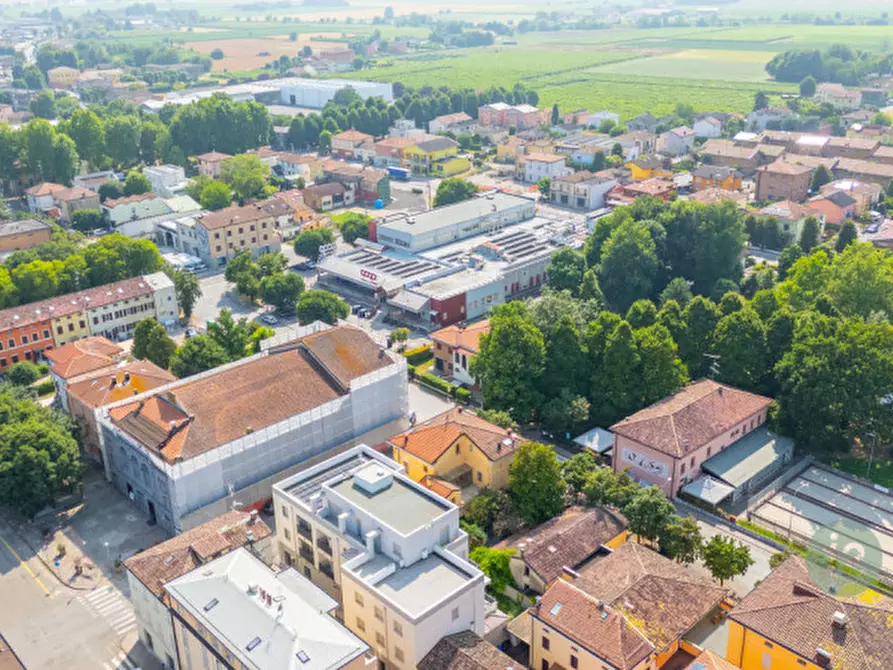 Immagine 42 di Villa in vendita  in Via Zoldi 1 a Novi Di Modena