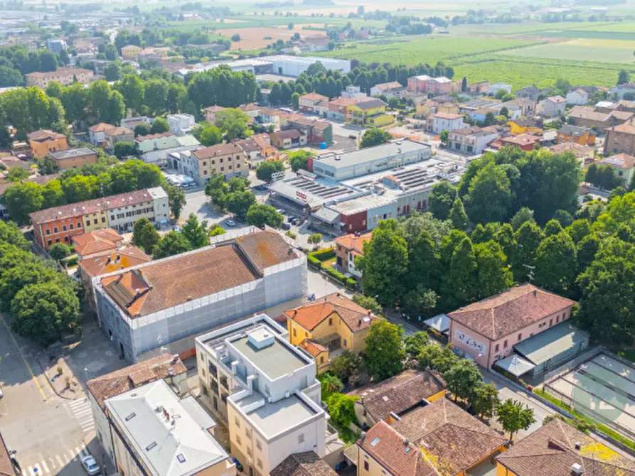 Immagine 43 di Villa in vendita  in Via Zoldi 1 a Novi Di Modena