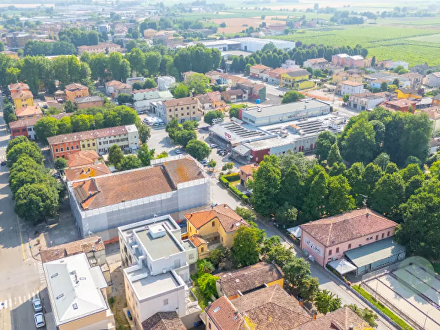 Immagine 44 di Villa in vendita  in Via Zoldi 1 a Novi Di Modena