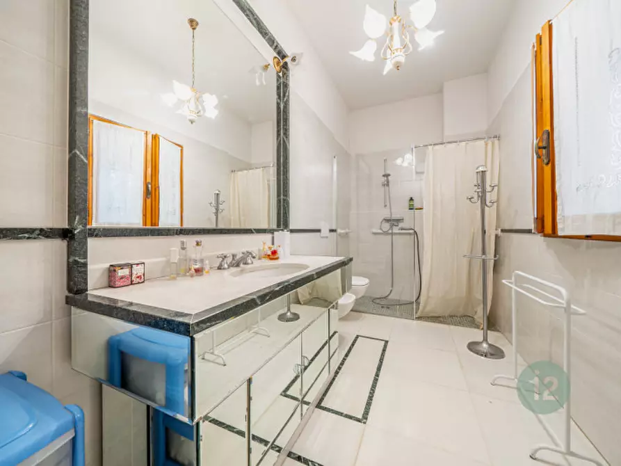 Immagine 93 di Villa in vendita  in Via Zoldi 1 a Novi Di Modena
