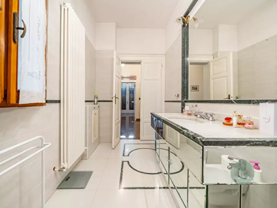 Immagine 94 di Villa in vendita  in Via Zoldi 1 a Novi Di Modena