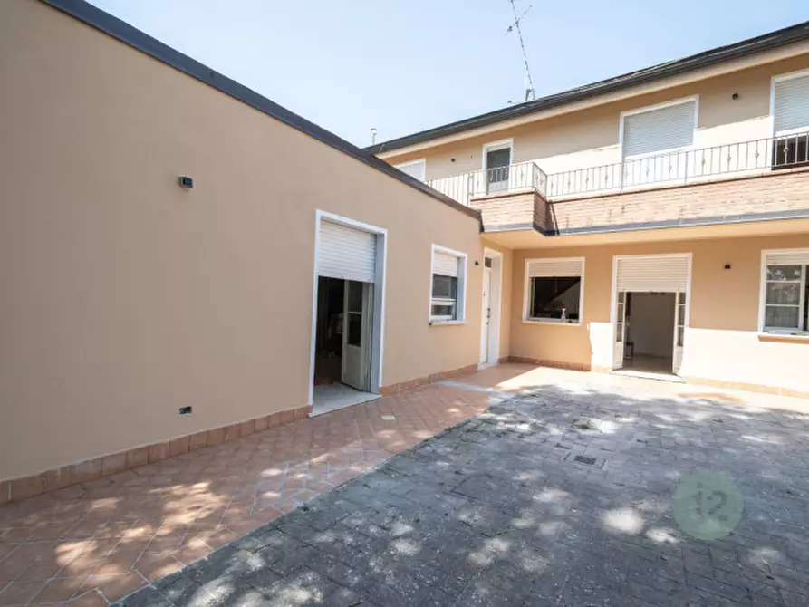 Immagine 3 di Villetta a schiera in vendita  in via francesco maxia 2 a Novi Di Modena