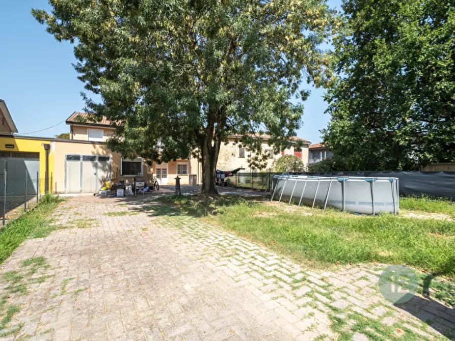 Immagine 8 di Villetta a schiera in vendita  in via francesco maxia 2 a Novi Di Modena