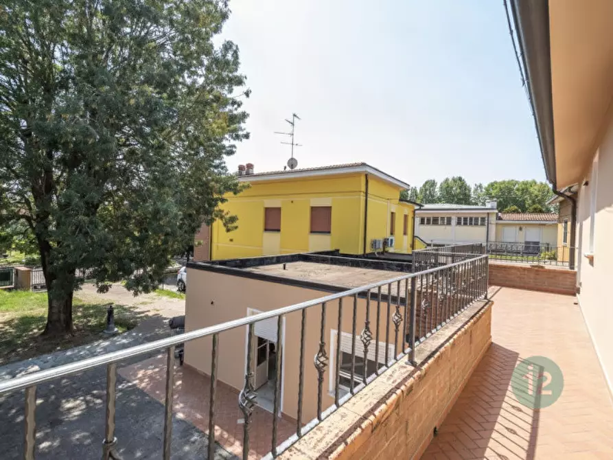 Immagine 10 di Villetta a schiera in vendita  in via francesco maxia 2 a Novi Di Modena