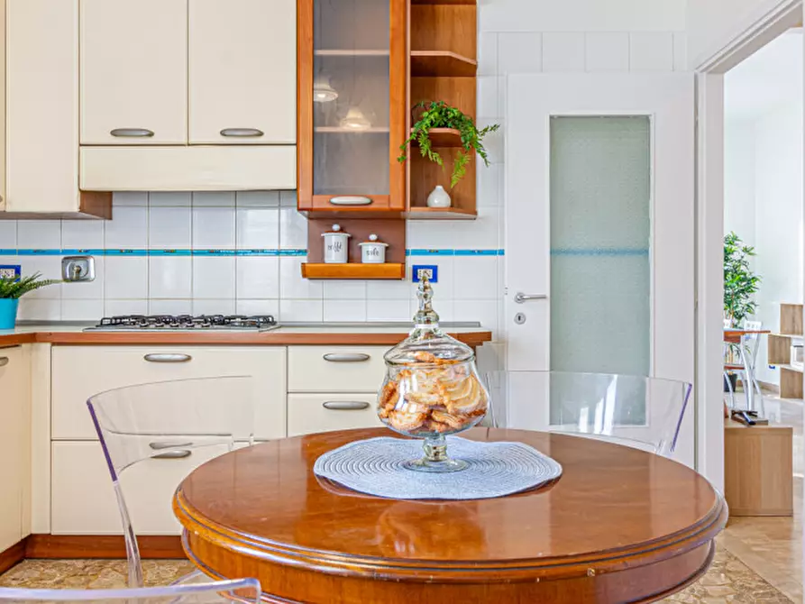 Immagine 18 di Appartamento in vendita  in VIA PORRETTANA a Casalecchio Di Reno