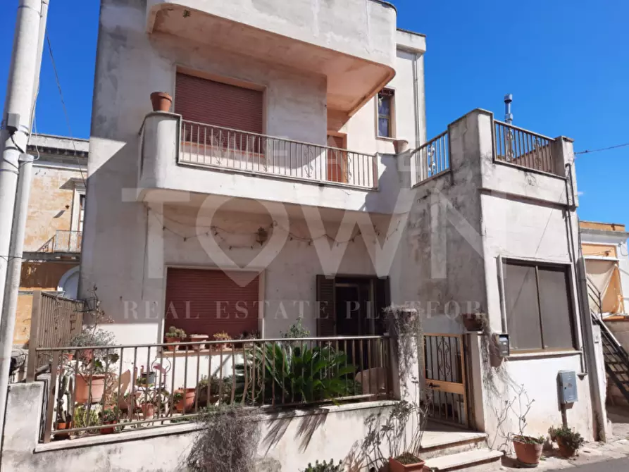 Immagine 1 di Villa in vendita  in Via Alezio 9 a Sannicola