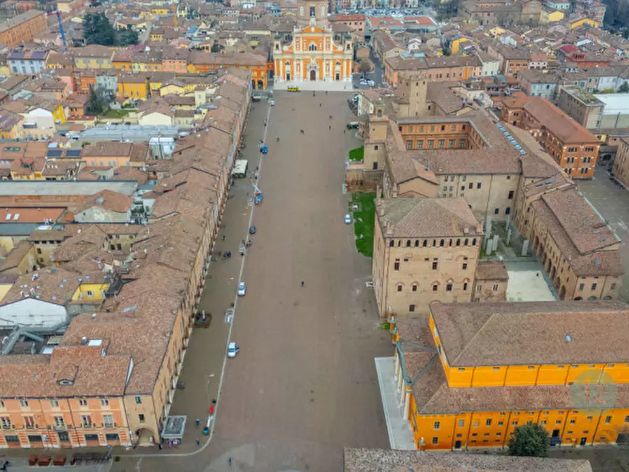 Immagine 4 di Palazzo in vendita  in PIAZZA MARTIRI 14 a Carpi