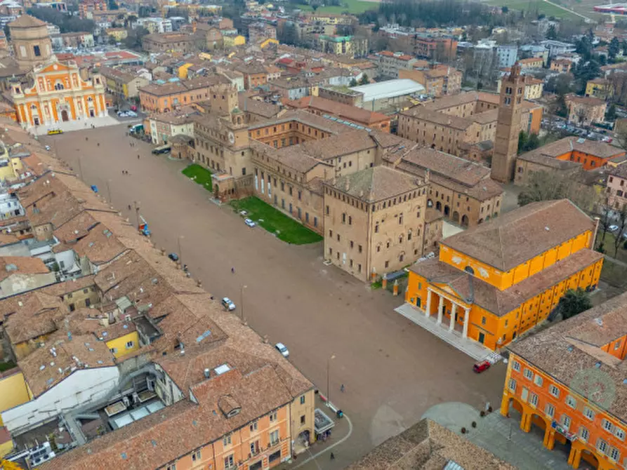 Immagine 5 di Palazzo in vendita  in PIAZZA MARTIRI 14 a Carpi