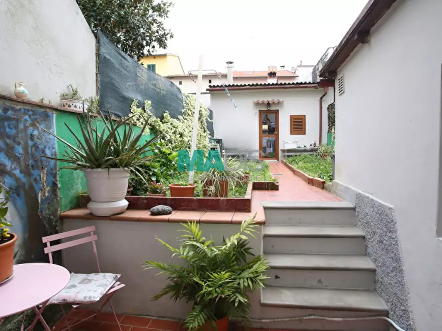 Immagine 29 di Villetta a schiera in vendita  in via aniene a Prato