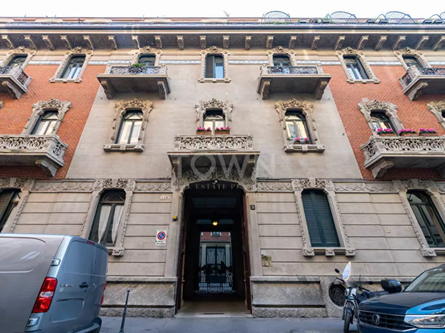 Immagine 2 di Loft/Open space in vendita  in Piazza Sant'Ambrogio a Milano