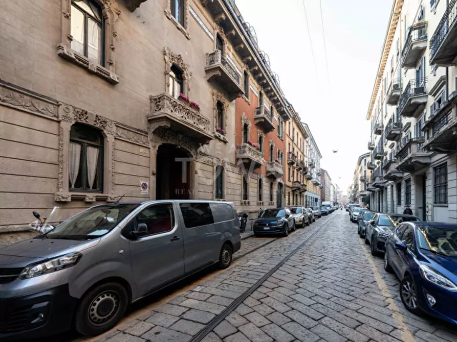 Immagine 12 di Loft/Open space in vendita  in Piazza Sant'Ambrogio a Milano