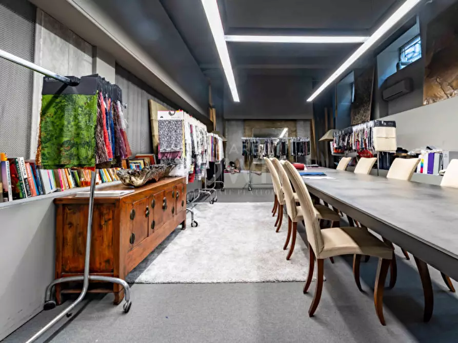 Immagine 15 di Loft/Open space in vendita  in Piazza Sant'Ambrogio a Milano