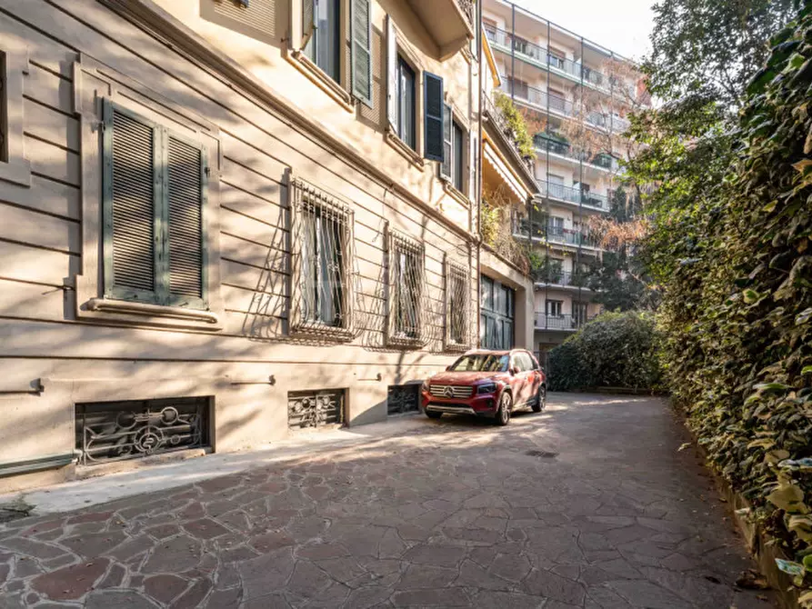 Immagine 32 di Loft/Open space in vendita  in Piazza Sant'Ambrogio a Milano