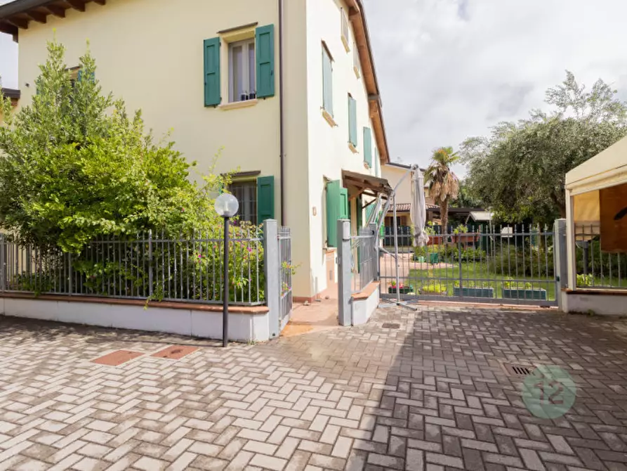 Immagine 24 di Appartamento in vendita  in Via Due Ponti a Carpi