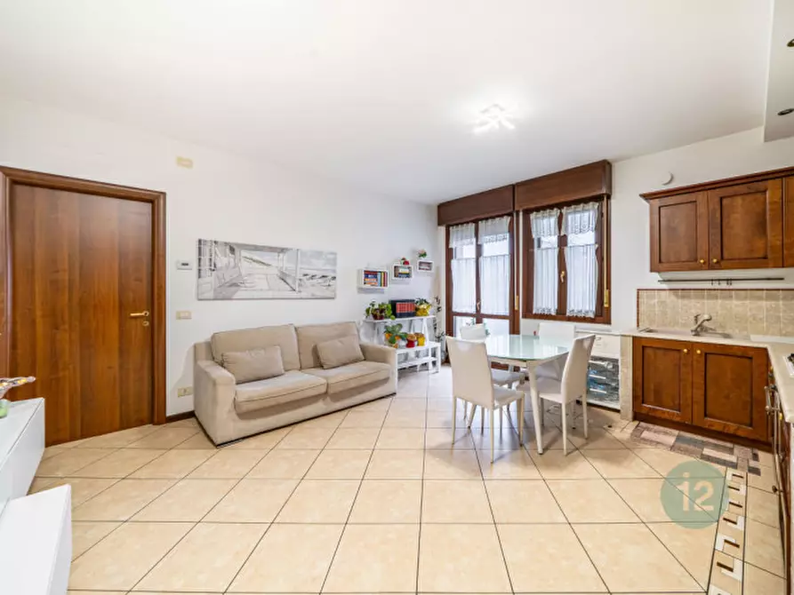 Immagine 2 di Appartamento in vendita  in Via Carlo Marx 144 a Carpi